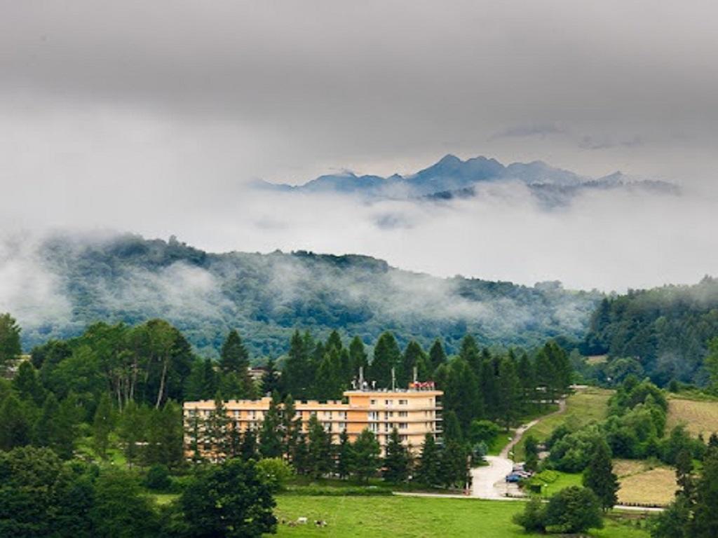 فندق Korona Sanatorium Uzdrowiskowe موشينا المظهر الخارجي الصورة